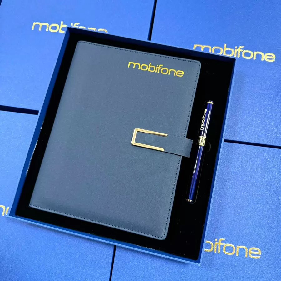 Set quà tặng sổ da và bút ký kim loại in logo tặng khách hàng, hội nghị