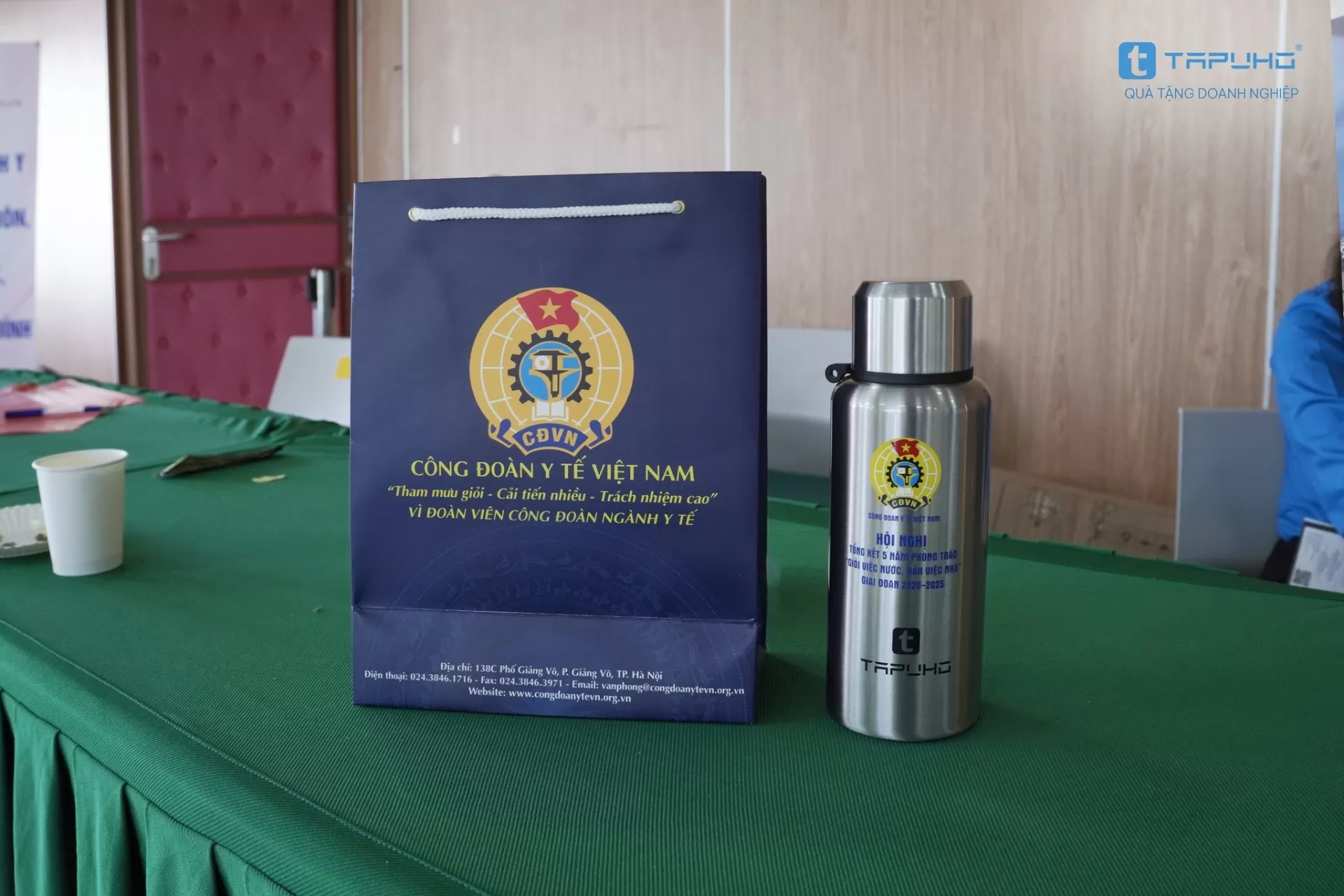 Bình giữ nhiệt inox in logo tặng hội nghị